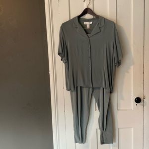 2-piece Jones New York Silk Blouse & Slacks set